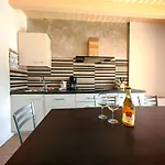 Sg Luxury - Crystal Bay Apartament