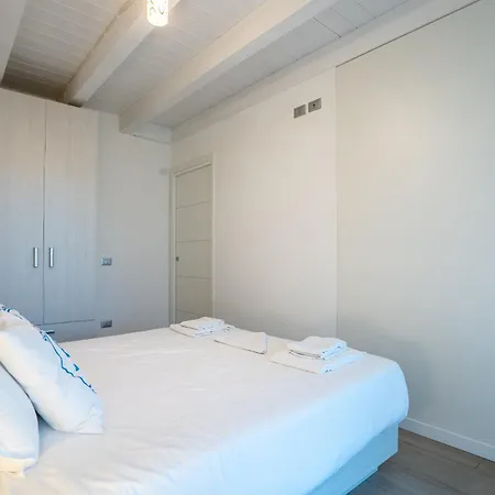 Sg Luxury - Crystal Bay Apartment